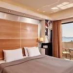 Esperos Mare & 4* 法里拉基