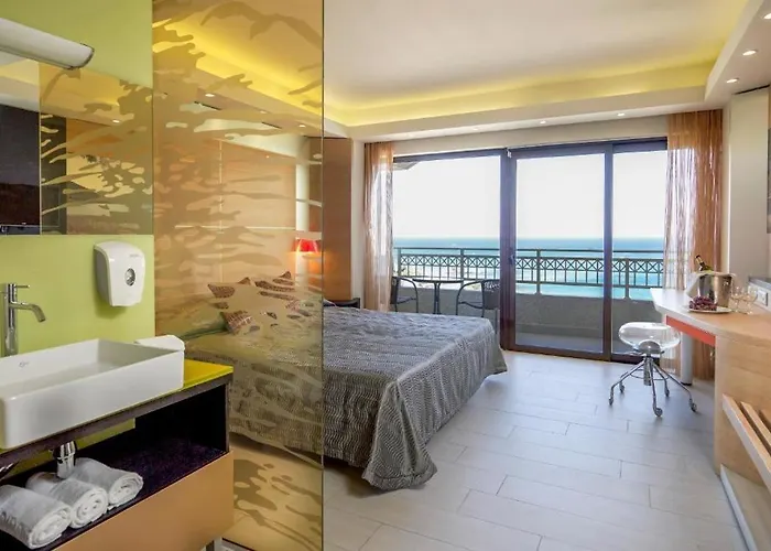 Esperos Mare & מלון 4*