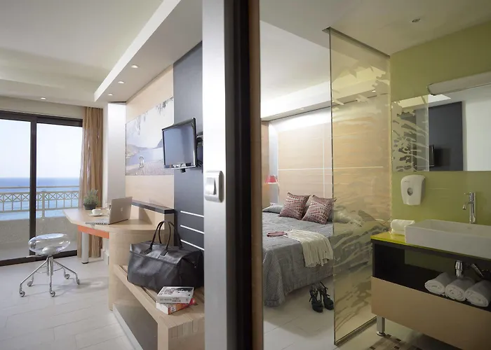 Esperos Mare & Hotel 4*