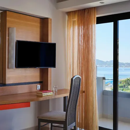 Esperos Mare & Hotel 4*